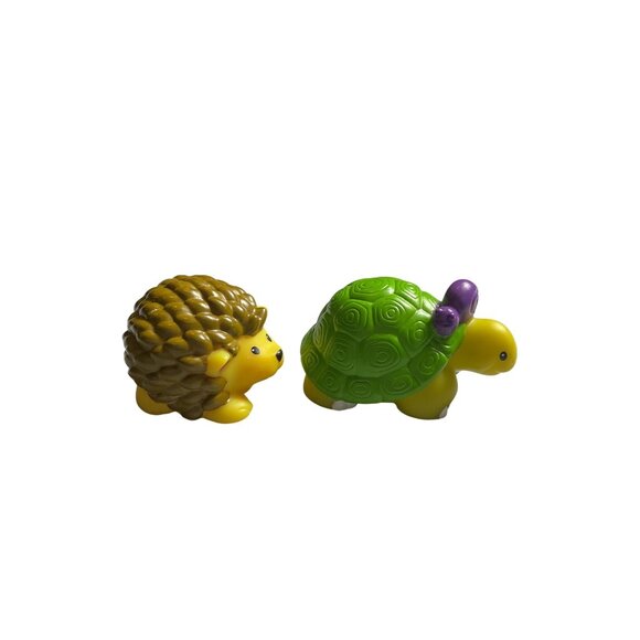 Fisher Price Little People Noahs Ark Zoo Hedghog and Turtle Action Figure - Picture 2 of 4